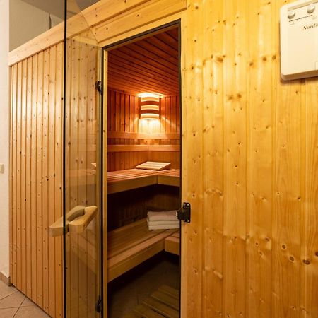 Haus Strandburg - Hinter Duene Und Meer ビンツ エクステリア 写真